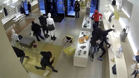 louis vuitton roberry|louis vuitton store robbery.